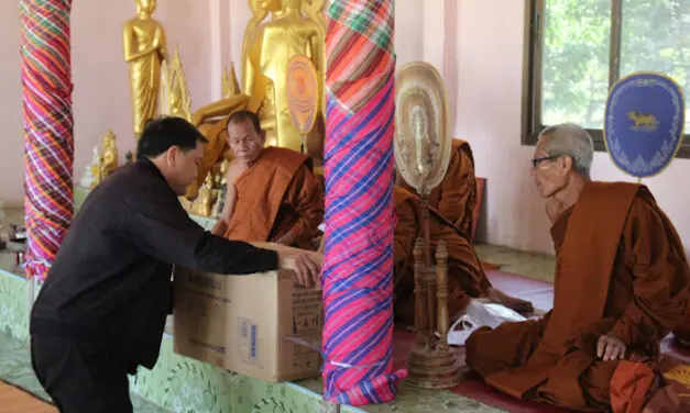 เสธ.บูทเป็นประธานทอดกฐิน ณ วัดป่าคัมภีร์