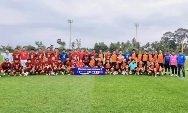 แข้งทนายความ ทีม Pattaya Lawyers City พบสโมสรทนายความจังหวัดชลบุรี อุ่นเครื่องก่อนแข่ง Thailand Lawyers Cup ครั้งที่ 24 ชิงถ้วยสมเด็จพระเทพฯ