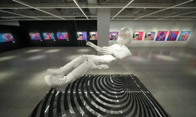 ห้างเซ็นทรัลชิดลม จับมือ 2 ศิลปินระดับโลก Stash และ Jahan จัดแสดงงานศิลปะร่วมสมัย “Namecaps : Spaceman” ครั้งแรกในไทย