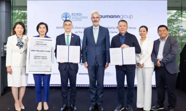BDMS Wellness Clinic ผนึกกำลัง Straumann Group ประเทศไทย ตั้ง ศูนย์รากฟันเทียมเซรามิกแห่งแรกและแห่งเดียวในเอเชียแปซิฟิก! เสริมศักยภาพด้านทันตกรรมไทยสู่ Dental Wellness Hub ระดับสากล