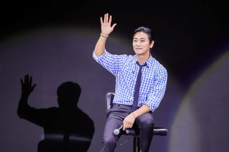 หล่อ แรร์แบบไม่มีใครแทนได้! “จูจีฮุน” เปิดมุมขี้เล่น สายเปย์ใจดี เซอร์วิสฉ่ำ! “2025 <JU JI HOON Asia Tour Fanmeeting 'JUNIVERSE' in BANGKOK>” คุ้มค่าสมการรอคอย