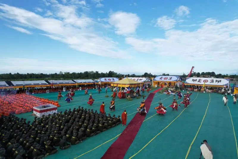 สมเด็จพระราชาธิบดีจิกมี เคเซอร์ นัมเกล วังชุก เสด็จเป็นองค์ประธานในพิธีเปิดการก่อสร้างสนามบินนานาชาติเกเลพูอย่างเป็นทางการ