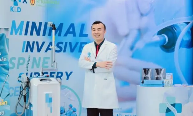 ผ่าวิกฤตกระดูกสันหลังคนไทย ส่องงานสัมมนาใหญ่เจาะลึกภัยเงียบจากยุค ‘ใช้หลังหนัก’ สู่ ‘สังคมก้มหน้า’ ‘หมอลักษณ์ฟันธง’ และ ‘แม่วารี ข้าวเหนียวมะม่วง’ ร่วมเผยชีวิตใหม่หลังผ่าตัดส่องกล้อง