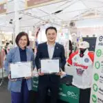 “Eco Supreme” แบรนด์เสื้อรักษ์โลกเจ้าแรกในไทย ได้การรับรอง 3 ฉลาก Carbon Footprint Products จาก อบก. เสื้อ 1 ตัวลดการปล่อยคาร์บอนได้ 74%