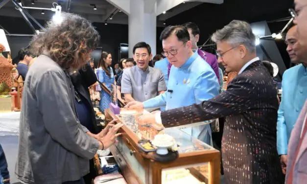 “จตุพร” นำ SACIT เปิด “อัตลักษณ์แห่งสยาม” ชวนอุดหนุนงานหัตถศิลป์ไทย ดึงทักษะภูมิปัญญาท้องถิ่น โชว์ฝีมือครูช่าง รักษามรดกของไทย