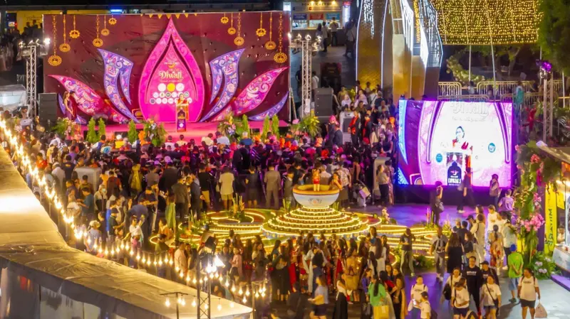 ไอคอนสยามตอกย้ำความเป็น “Global Hub of Culture” กับความสำเร็จของเทศกาลดิวาลีสุดยิ่งใหญ่ “AMAZING THAILAND GRAND DIWALI FESTIVAL 2025” ริมแม่น้ำเจ้าพระยา