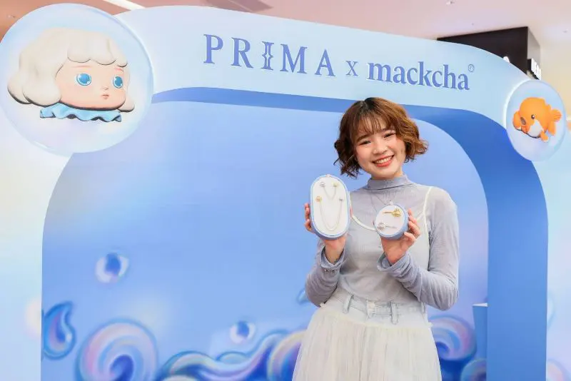 เมื่อศิลปะพบแฟชั่นลักชัวรี PRIMA จับมือ Mackcha เปิดตัว ‘Chalotte Golden Gift Collection’ ถ่ายทอดมิตรภาพ ความฝัน และพลังใจ ครั้งแรกที่ตัวละครไอคอนิกก้าวสู่โลกเครื่องประดับ ให้แฟน ๆ สะสมเป็น Wearable Art