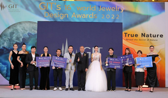 ผลงาน “สวนของธรรมชาติ” คว้ารางวัลชนะเลิศ โครงการ GIT World’s Jewelry Design Awards ครั้งที่ 16