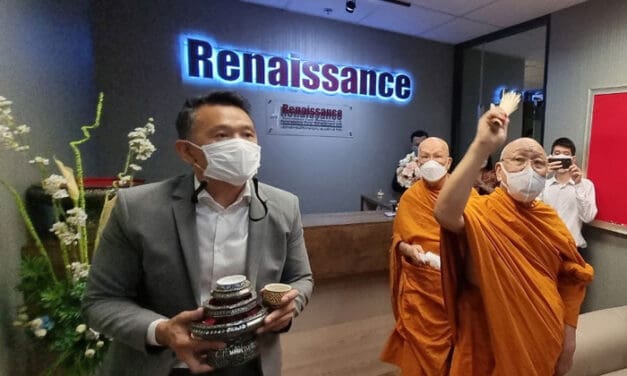 สมเด็จพระมหาธีราจารย์ เจ้าอาวาสวัดพระเชตุพนฯ เสด็จทำบุญ สำนักงานกลุ่มบริษัทเรนเนสซานซ์ แอสโซซิเอทส์