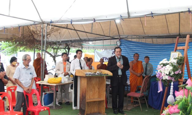 2 ผู้การฯ ร่วมเป็นประธานวางพวงมาลาวันปิยมหาราช