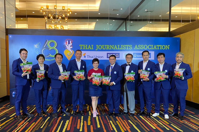 วอชิงตันแอปเปิลคอมมิชชั่นประจำประเทศไทย นำแอปเปิลสายพันธุ์ใหม่ Cosmic Crisp® ร่วมแสดงความยินดีกับสมาคมนักข่าวแห่งประเทศไทย ในโอกาสครบรอบ 68 ปี สมาคมนักข่าวนักหนังสือพิมพ์ฯ