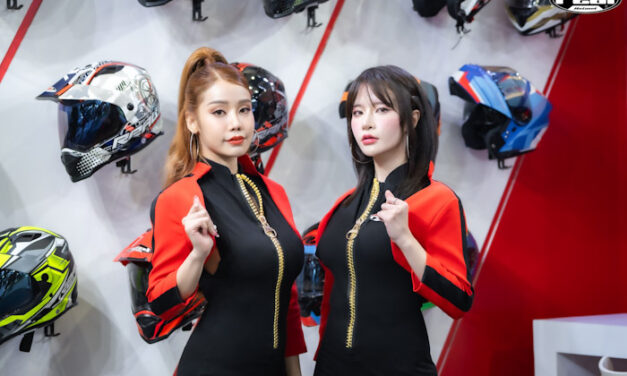 Real Helmets นำนวัตกรรมหมวกกันน็อคสัญชาติไทยบุกงาน Motor Expo 2023 พร้อมเปิดตัวหมวกกันน็อครุ่น “Carbon Fiber Edition”