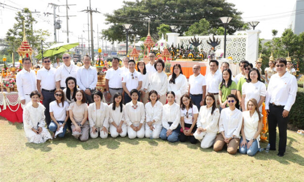 คณะผู้บริหารเอ็ม บี เค และธุรกิจในเครือ ร่วมพิธีบวงสรวงศาลพระภูมิเจ้าที่ ศาลปู่นาคา ย่านาคี และศาลตายาย