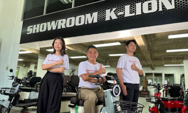 รู้จัก “K-LION” แบรนด์รถสามล้อไฟฟ้าเพื่อผู้สูงอายุ สัญชาติไทย เปิดตัว 3 รุ่นใหม่ ต้อนรับหน้าฝนปี 2024 ราคาเริ่มต้น 21,500 บาท
