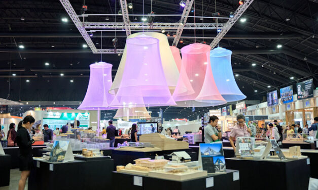 สถาปนิก’67 ประกาศความสำเร็จ 6 วันเงินสะพัด 22,000 ล้านบาท ผู้เดินชมงานรวมกว่า 3 แสนคน ตอกย้ำมหกรรมแสดงเทคโนโลยีด้านงานออกแบบ สถาปัตยกรรม และการก่อสร้างยิ่งใหญ่ที่สุดในอาเซียน