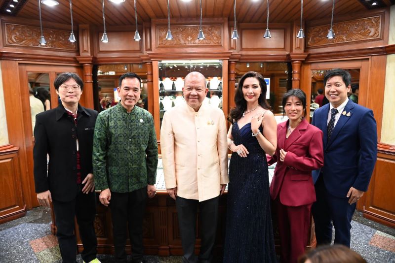 “พิชัย” เปิด Bangkok Jewelry Week 2024 ปักหมุด Landmark กรุงเทพฯ บางรัก-สัมพันธวงศ์-พระนคร เป็นถนนท่องเที่ยวสายอัญมณีและเครื่องประดับไทย ต้อนรับผู้รักอัญมณีจากทั่วโลก