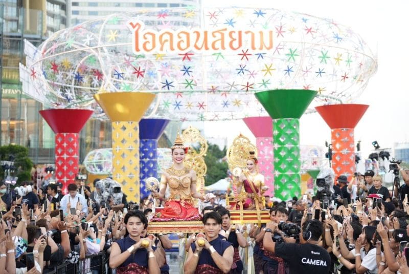 สุดคึกคัก!! “ICONSIAM THAICONIC SONGKRAN CELEBRATION 2025” งานมหาสงกรานต์ไอคอนสยาม ตระการตาขบวนแห่นางสงกรานต์ริมแม่น้ำเจ้าพระยา
