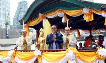 วัดสระเกศ ร่วมกับ “เมืองสุขสยาม ณ ไอคอนสยาม” จัดพิธีอัญเชิญพระอัฏฐารสไปประดิษฐานเป็นการชั่วคราว ให้ประชาชนสักการะขอพรช่วงเทศกาลปีใหม่ไทย ถึง 17 เม.ย. 68