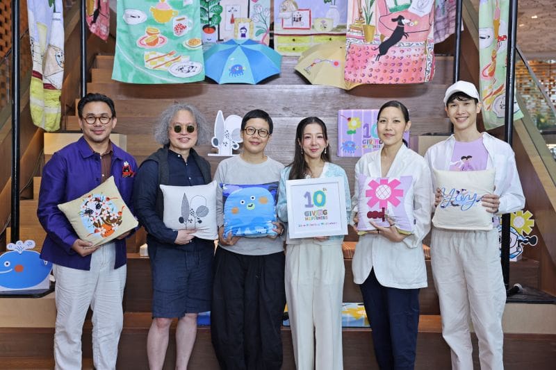 มูลนิธิรามาธิบดีฯ X 5 ศิลปิน รังสรรค์คอลเลกชันพิเศษ ส่งต่อ “ความสุขไม่มีที่สิ้นสุด” ตลอด 10 ปี ผ่านไอเทมสุดเก๋ ที่สะท้อนพลังของการแบ่งปัน