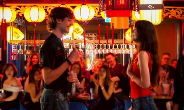 Shu Daxia สาขาเอ็ม บี เค เซ็นเตอร์ เปิดตำนานแม่สื่อ จัดอีเวนต์ Matchmaking Party ทุกเดือน