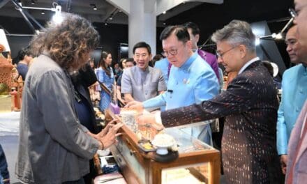 “จตุพร” นำ SACIT เปิด “อัตลักษณ์แห่งสยาม” ชวนอุดหนุนงานหัตถศิลป์ไทย ดึงทักษะภูมิปัญญาท้องถิ่น โชว์ฝีมือครูช่าง รักษามรดกของไทย