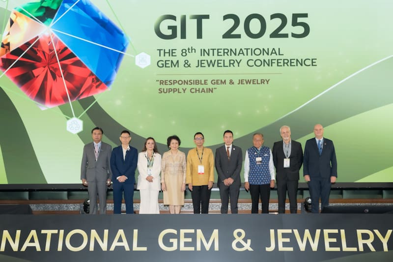 GIT จัด “งานประชุมวิชาการนานาชาติด้านอัญมณีและเครื่องประดับ ครั้งที่ 8 (GIT 2025)” อย่างยิ่งใหญ่ คับคั่งด้วยผู้เชี่ยวชาญและผู้นำความคิดจากทั่วโลก หวังประเทศไทยเป็นผู้นำทางความคิดและนวัตกรรมด้านอัญมณี และเครื่องประดับระดับโลก