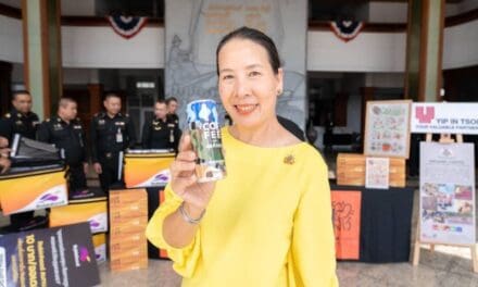 ยิบอินซอย มอบ “กาแฟรักษ์ป่า” สาละวะไล่โว่ กาแฟกระป๋องพร้อมดื่มเพื่อทหารกล้า