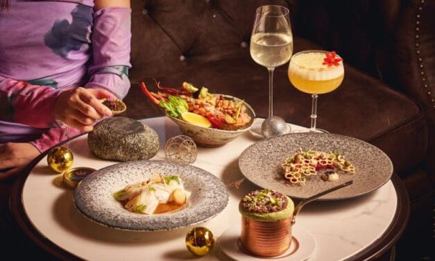 เฉลิมฉลองเทศกาลแห่งความสุขต้อนรับคริสต์มาสและปีใหม่ ที่ โรงแรม ดิ แอทธินี โฮเทล แบงค็อก, อะ ลักซ์ชูรี คอลเล็คชั่น โฮเทล