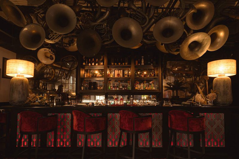 โรงแรม เดอะ สยาม เปิดตัว เดโค บาร์ แอนด์ บิสโทร โฉมใหม่ จุดหมายใหม่ที่ผสานดนตรีแจ๊ส งานออกแบบ และความสง่างามเหนือกาลเวลาไว้อย่างลงตัว