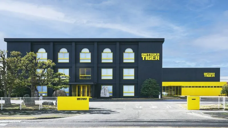 Onitsuka Tiger เปิดตัวโรงงานผลิตเฉพาะทางแห่งแรก “Onitsuka Innovative Factory” ณ จังหวัดทตโตริ พร้อมเผยโฉมรองเท้าดีไซน์พิเศษโดยศิลปินดัง