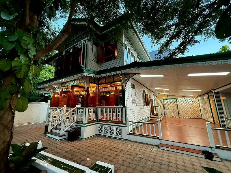 BAM เดินหน้ากลยุทธ์เชิงรุก พลิกฟื้นทรัพย์รอขายสู่คุณค่าที่ยั่งยืน ผนึกกำลังอาศรมศิลป์ คืนชีวิต “บ้านพระพิทักษ์”