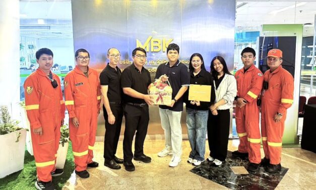 จิตอาสาผู้กล้า เจ้าหน้าที่ Fireman MBK ร่วมช่วยระงับเหตุเพลิงไหม้โรงงานไทยออพติคอล