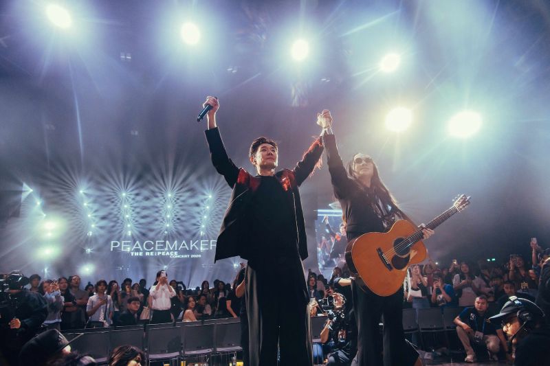 “บอย-พีธ” เติมความสุขครบรในคอนเสิร์ต “PEACEMAKER THE RE:PEACE CONCERT 2026” สมกับที่รอคอยมา 23 ปี 