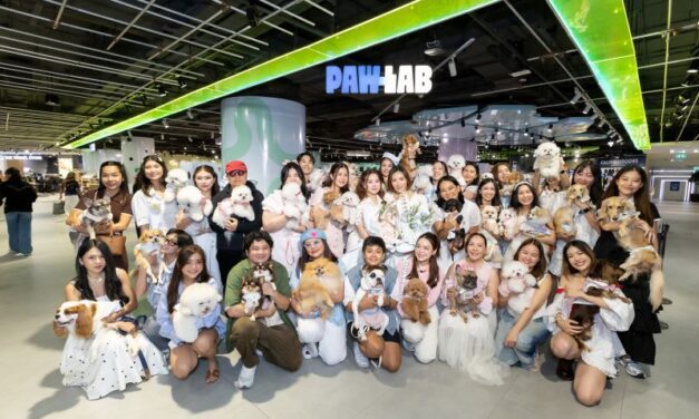 สยามดิสคัฟเวอรี่ เปลี่ยน PAW LAB สู่รันเวย์ครั้งแรก ชวนเหล่าเพื่อนสี่ขาและเจ้าของมาแสดงตัวตนผ่านแฟชั่นและ Pet Lifestyle