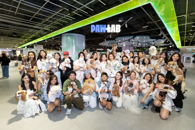 สยามดิสคัฟเวอรี่ เปลี่ยน PAW LAB สู่รันเวย์ครั้งแรก ชวนเหล่าเพื่อนสี่ขาและเจ้าของมาแสดงตัวตนผ่านแฟชั่นและ Pet Lifestyle