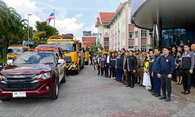 แฟลช เอ็กซ์เพรส สนับสนุนกระทรวงคมนาคม กรมการขนส่งทางบก และกองบัญชาการตำรวจนครบาล ร่วมช่วยเหลือภารกิจฝ่าวิกฤตน้ำท่วมกรุงเทพฯ