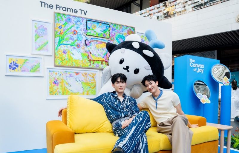 “เต-นิว-โพก้าซัง” แท็กทีม “มาร์ค-จัมโม่” แจกโมเมนต์ใจฟูแบบอินติดเฟรม พร้อม “ลิปตา” ร่วมเติมสีสัน ชวนแฟน ๆ เปิดมุมมองใหม่ของทีวี ในงาน Samsung The Frame – The Canvas of Joy